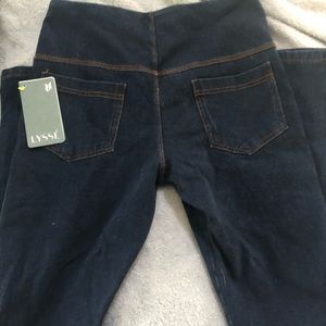 Lysse Blue Denim Stretch Capri Leggings Flat